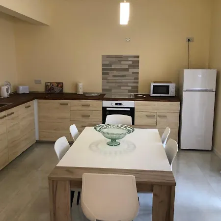 公寓 The Sea Across The Road - Flat 4