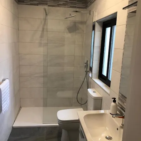 The Sea Across The Road - Flat 4 Apartament